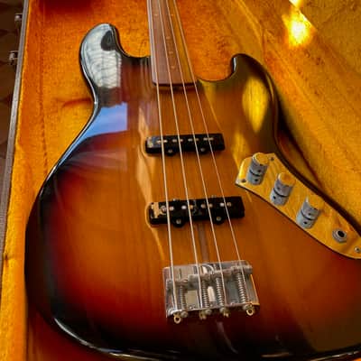 Fender JAZZ BASS JACO PASTORIUS FRETLESS 2002 - SUNBURST image 8