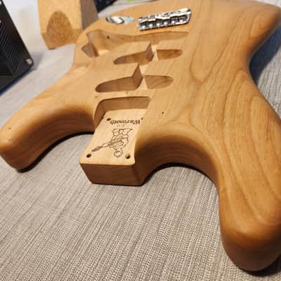 Warmoth Stratocaster Body and Gotoh bridge image 3