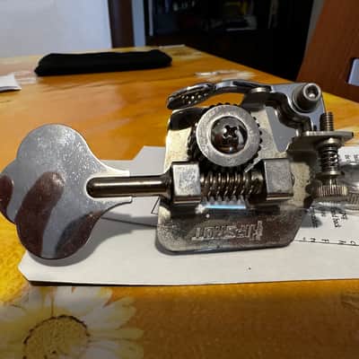 Hipshot BT2 Nickel Clover Key Bass Side image 1