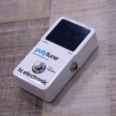 TC Electronic PolyTune Poly-Chromatic Tuner - White Gloss image 2