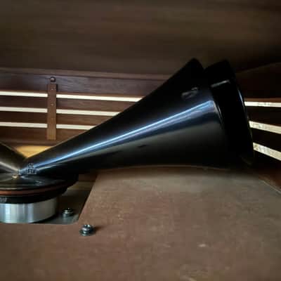 Leslie Model 3300 300-watt 15-inch Combo with 2-Speed Rotary Horn - Red Walnut 2023 - Red Walnut image 4