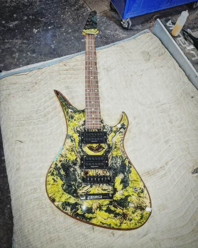 Electric The wasp 2023 - Clear coat image 1