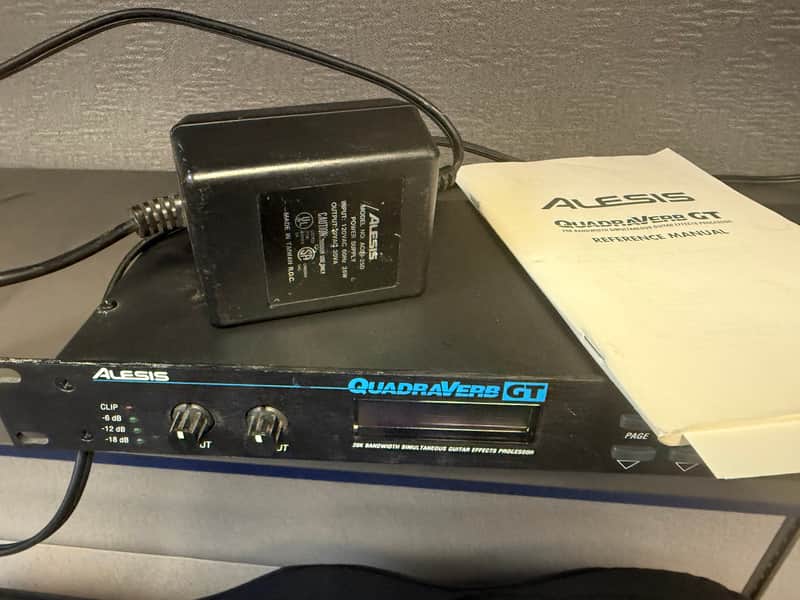 Alesis QuadraVerb GT 20k Bandwidth Simultaneous Guitar Effects