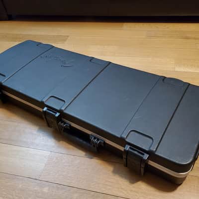 Fender TSA 002 molded guitar case 2000's image 13