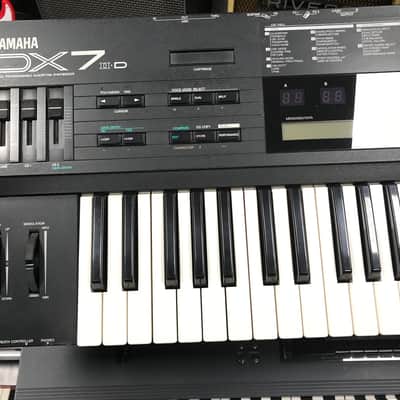 Yamaha DX7--IID 1985-1989 - Black image 2