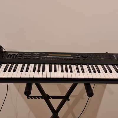 Roland XP-30 61-Key 64-Voice Expandable Synthesizer 1999 - 2004 - Black