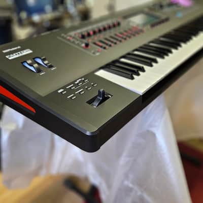 Roland Fantom 7EX 76-Key Workstation, Roland B-Stock. Full 2 yr warranty. MINT image 8