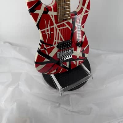 EVH Striped Series Frankie 2020 - Present - Red / White / Black Stripes Relic image 22