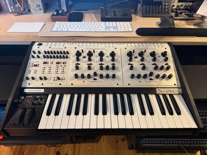 Oberheim TVS-Pro 2-Voice Synthesizer 2016 + 2 x Sub OSC mod + white cover image 1