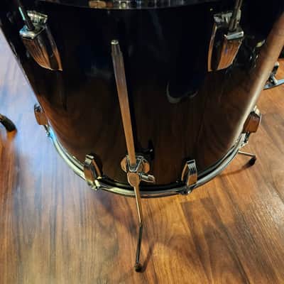 Ludwig 1970 18" Floor Tom with Legs Black Excellent Condition image 4