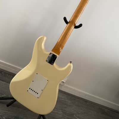 1997 Fender Jimi Hendrix Artist Series Tribute Stratocaster Olympic White image 2