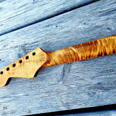Stratocaster neck, 12" radius flamed  maple image 2