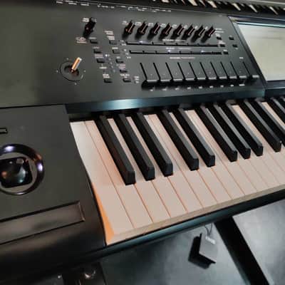 Korg Kronos 2 73 with Synthonia Libraries image 5
