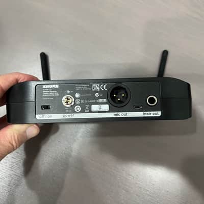 Shure GLXD4 Wireless Belt Pack System for Guitar or Bass image 4