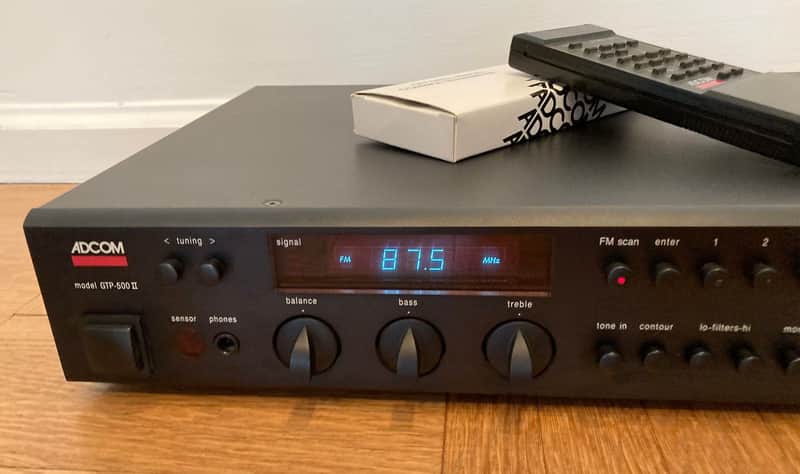 ADCOM GTP-500 II  Preamp/Tuner + Remote