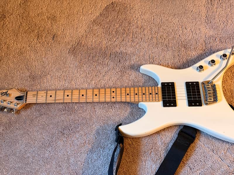 Peavey Mystic 1984-1985 - Arctic White image 1