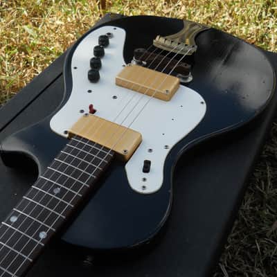 1964 Airline 7214 Amp in Case With Guitar Combo, 2 Pickup, Original, Plays Great! image 6