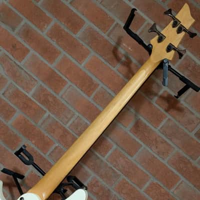 Schecter C-4 Deluxe 2023 - Present - White image 8
