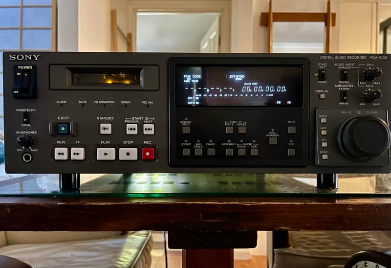 SONY DAT PCM-7030 PROFESSIONAL DIGITAL AUDIO TAPE RECORDER WITH TIME CODE - EXCELLENT CONDITION - LOW HOURS! image 1