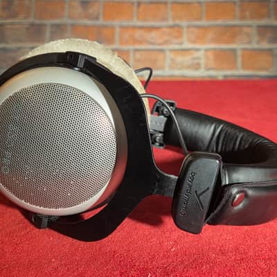 Beyerdynamic DT 880 Pro Semi-Open Studio Headphones image 6