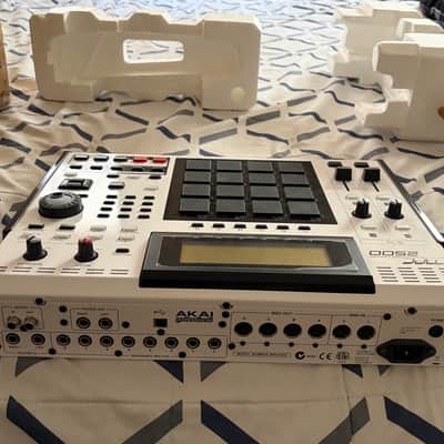 Akai MPC2500 SE Music Production Center image 9