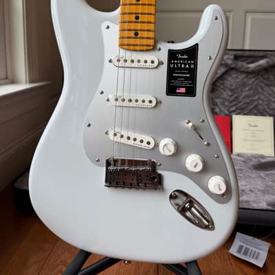 2026 Fender American Ultra II Stratocaster Maple - Avalanche White image 2