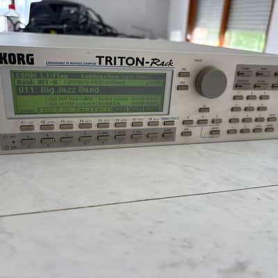 Korg Triton Rack Rackmount 60-Voice Polyphonic Workstation 2000 - 2005 - Silver image 4