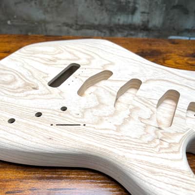 2 Piece Swamp Ash SSS Strat Style Guitar Body Backroute Unfinished 3.8lbs #269 image 3