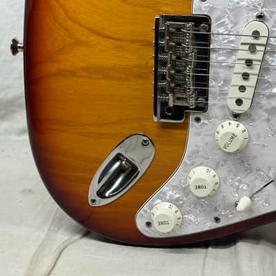 Fender American Standard Stratocaster Guitar with Case 2010 - Sienna Sunburst / Maple neck image 6