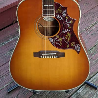 Gibson Hummingbird Heritage Cherry Sunburst Acoustic Guitar image 2