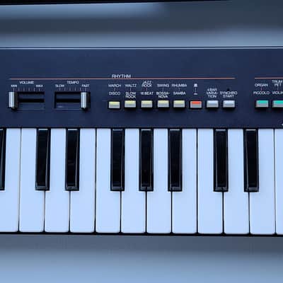 Yamaha PS-400 44 key PortaSound synth with hard case and expression pedal image 3