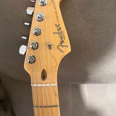 Fender Standard Stratocaster 2013 - Candy apple red image 4