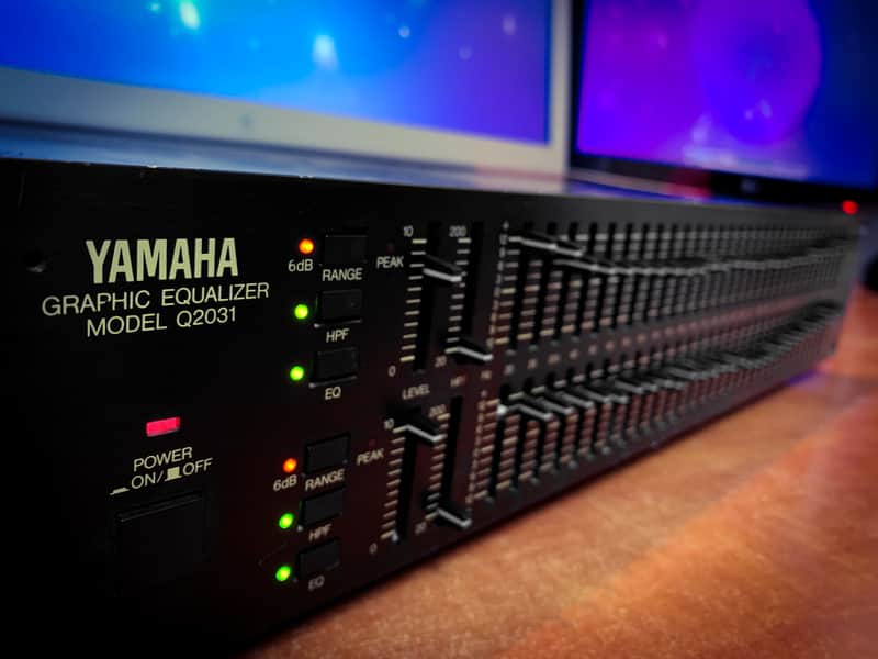 YAMAHA 2chグラフィックイコライザー Q2031 YAMAHA Q2031 イコライザー | 音響機材、プロジェクター、映像機器の