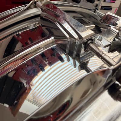 Ludwig No. 400 Supraphonic 5x14" 10-Lug Aluminum Snare Drum with Pointed Blue/Olive Badge 1969 - 1979 - Chrome-Plated image 2