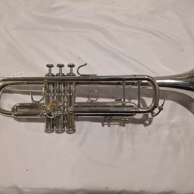 Bach Stradivarius 180S37 Trumpet with Original Case image 2