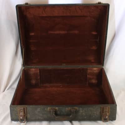 Black Geib Hard Case for Accordion 21.25" x 17 x 8" (54cm x 43.25cm x 20.25cm) image 2