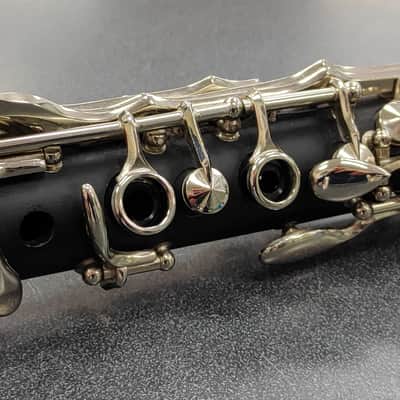 Millennium Winds Bb Student Clarinet with Yamaha 4C Mouthpiece 2020's - Black image 3