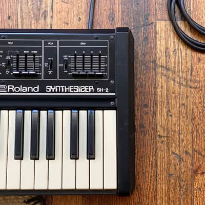 Roland SH-2 Monophonic Analogue Synthesizer *117Volt image 4