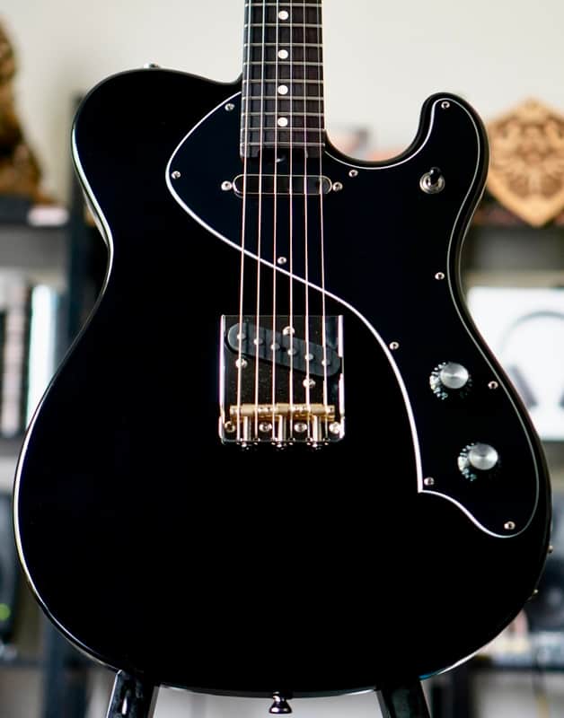 Veritas Custom Texas Miracle Black & Silver Roasted Neck Longhorns 2026 image 1
