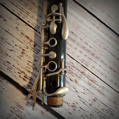 Bundy Student Clarinet with case image 3