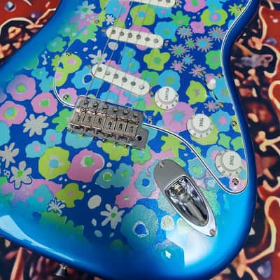 *NEW IN BOX* 2025 Fender Japan Limited Edition Stratocaster Blue Flower - low tariffs image 3