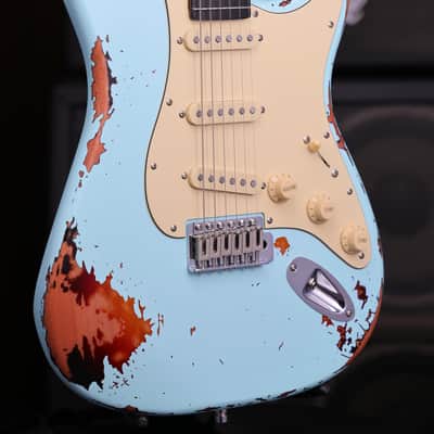 Dhatarattha SSS Strat-Style – Surf Blue over Sunburst Nitro Relic image 5