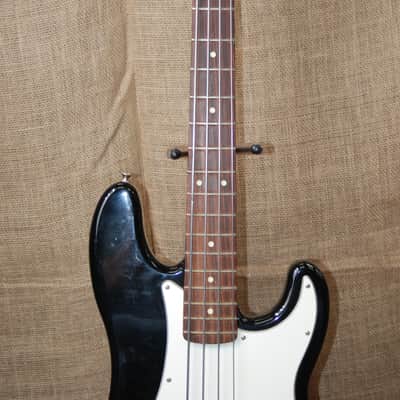 Fender Player II Precision Bass 2024 - Present - Black image 3