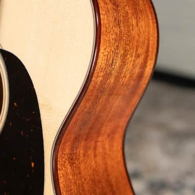 Martin 000-18 Modern Deluxe Acoustic Guitar with Hardshell Case image 13