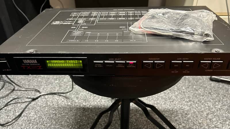Yamaha TX81Z Rackmount FM Tone Generator 1987 - 1988 - Black image 1