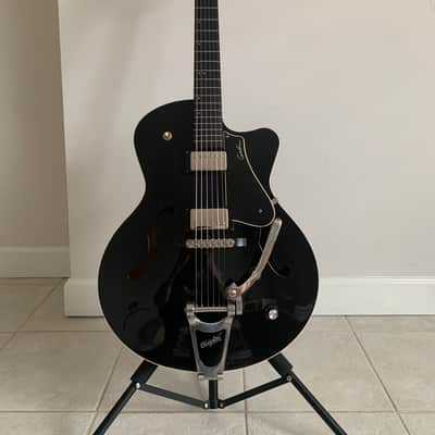 Godin 5th Avenue Uptown GT 2011 Black w/ Gator Hardshell Case image 1