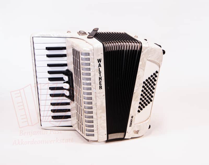 Accordion Walther Teeny 48 white used image 1