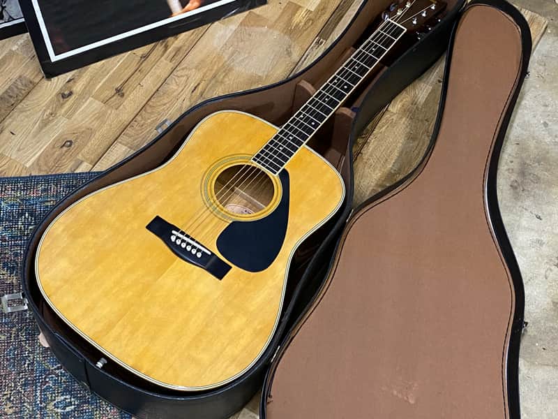 Yamaha FG-200D - Natural Finish - Comes w/ Vintage Hardcase - Made