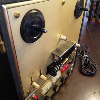 Oki 555 2-speed R2R 1/4" tape recorder stereo detachable AlNiCo speakers Japan 1960s - Black and Gold image 3