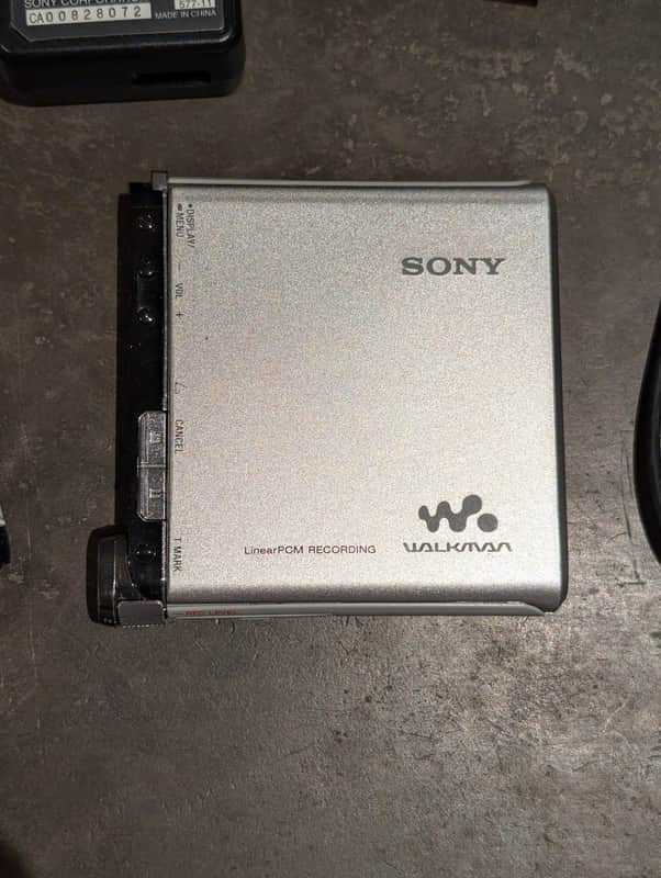 Sony Hi-MD Walkman MZ-RH1 image 1
